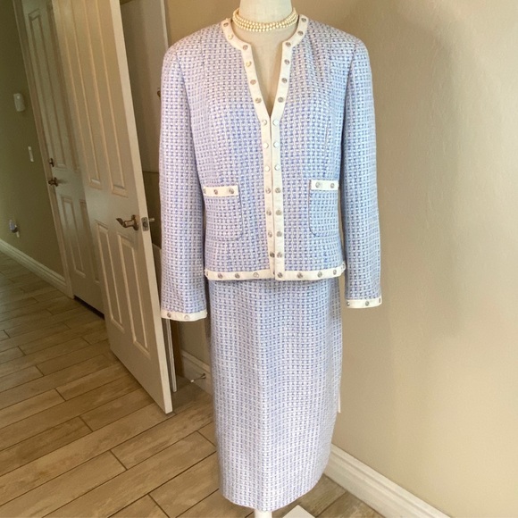 CARLISLE 2PC Knit Skirt Set (10) - Picture 2 of 16